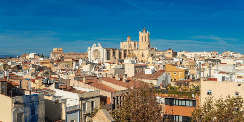 Servicio de taxi de Barcelona a Tarragona - transporte cómodo y seguro 24h
