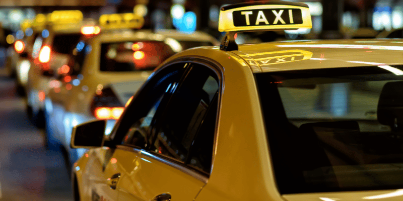 Movilización del taxi en Barcelona - protesta de taxistas por mejoras laborales