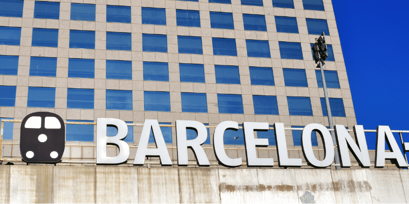 Viaje en taxi desde el aeropuerto a la Estación de Sants en Barcelona